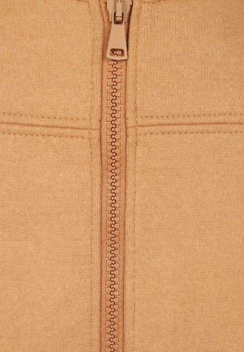 Товар коричневого цвета с внутренней стороны