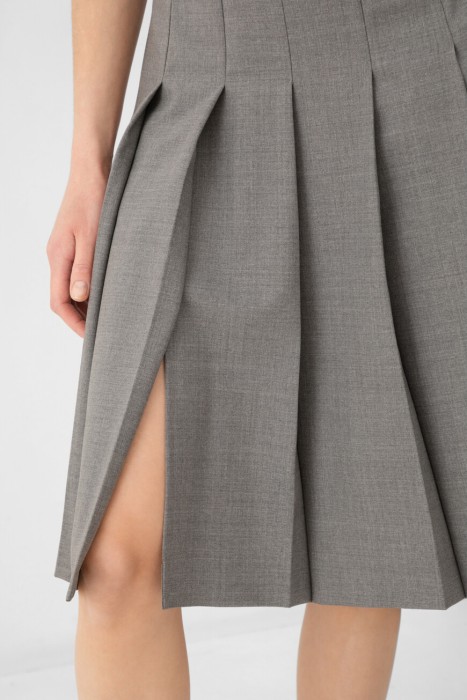 Товар серого цвета с внутренней стороны