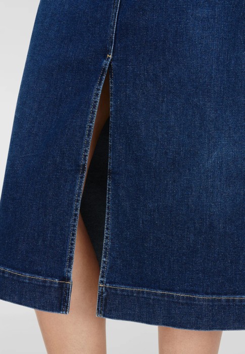 Товар синего цвета с внутренней стороны