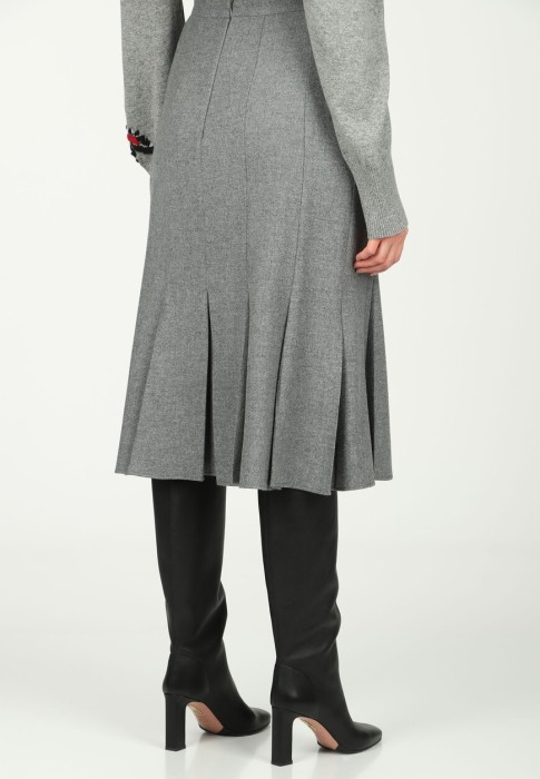 юбка  по цене 199900 руб вид справа