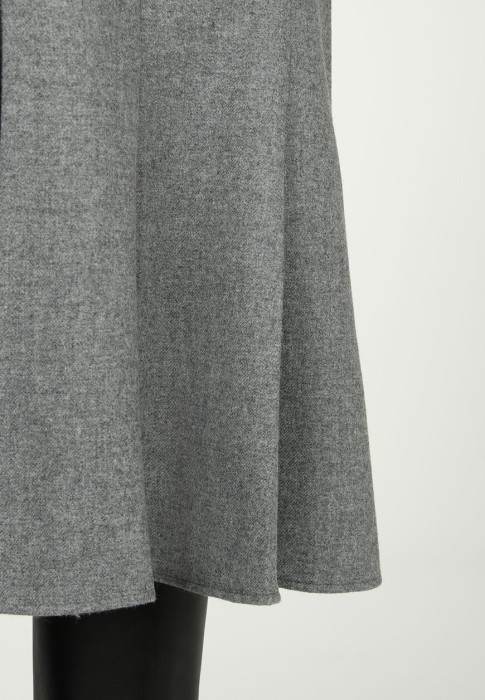 Товар серого цвета с внутренней стороны