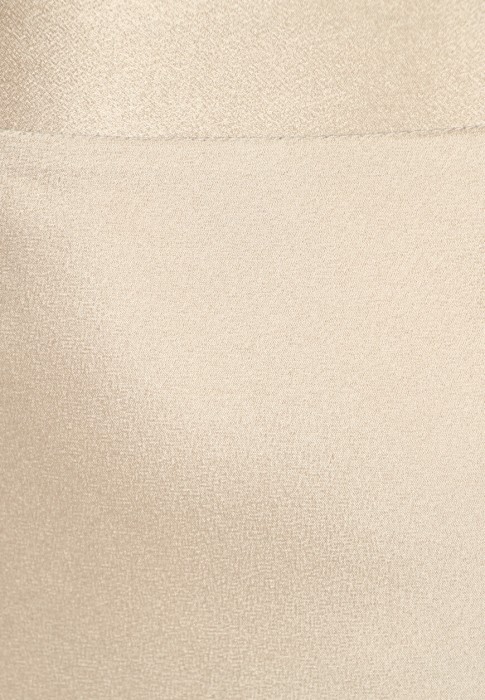 Товар бежевого цвета с внутренней стороны