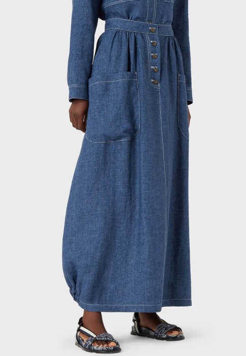 Товар синего цвета с внутренней стороны