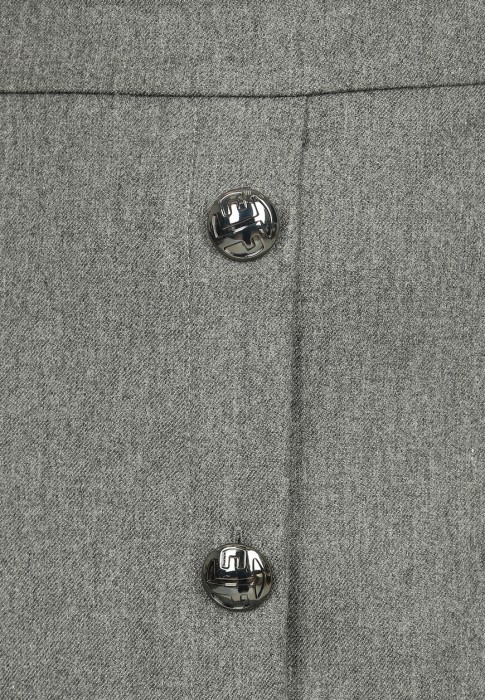 Товар серого цвета с внутренней стороны