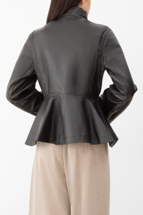 жакет  модель peplum по цене 431700 руб вид справа
