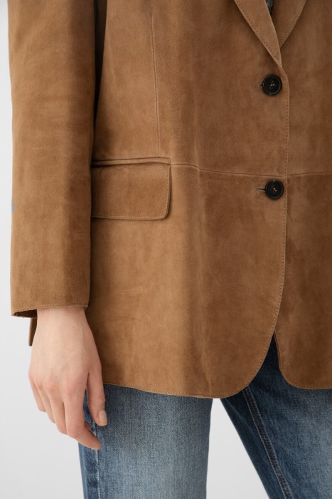 Товар коричневого цвета с внутренней стороны