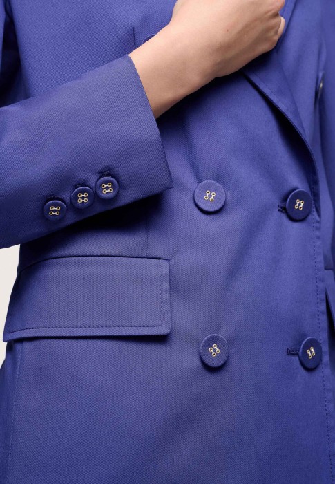 Товар синего цвета с внутренней стороны