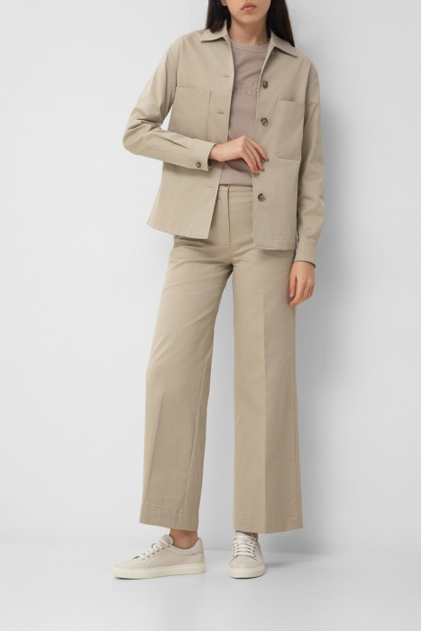 Товар бежевого цвета с внутренней стороны