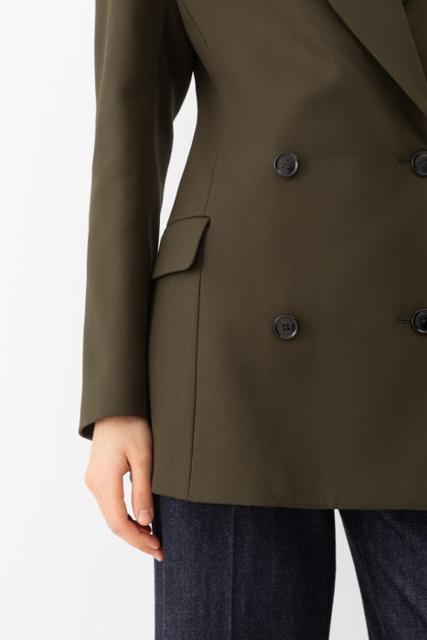 Товар зеленого цвета с внутренней стороны