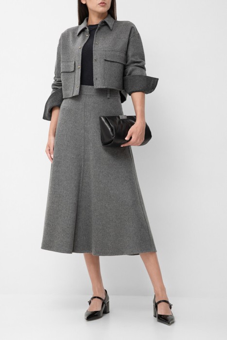 Товар серого цвета с внутренней стороны