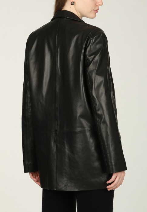 Товар черного цвета с внутренней стороны