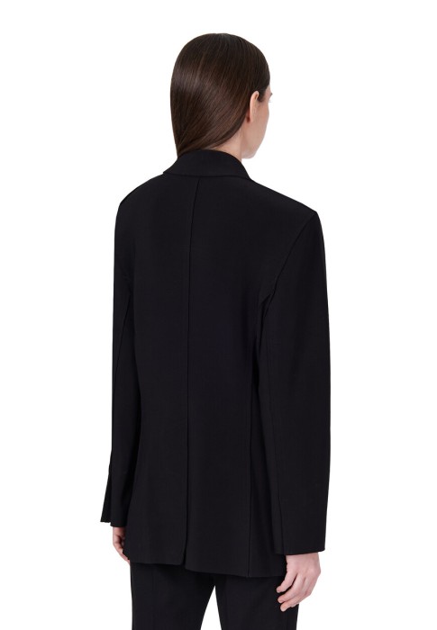 Товар черного цвета с внутренней стороны