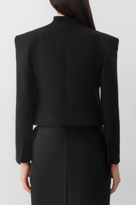 жакет  по цене 69000 руб вид справа