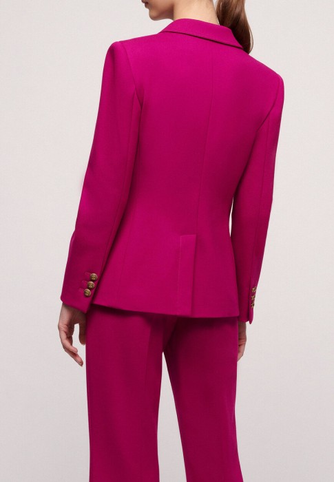 Товар розового цвета с внутренней стороны