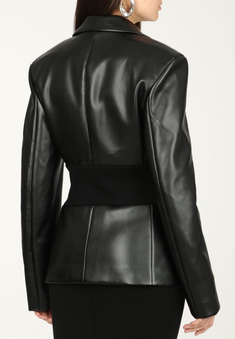 Товар черного цвета с внутренней стороны