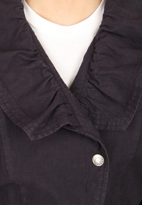 Товар черного цвета с внутренней стороны