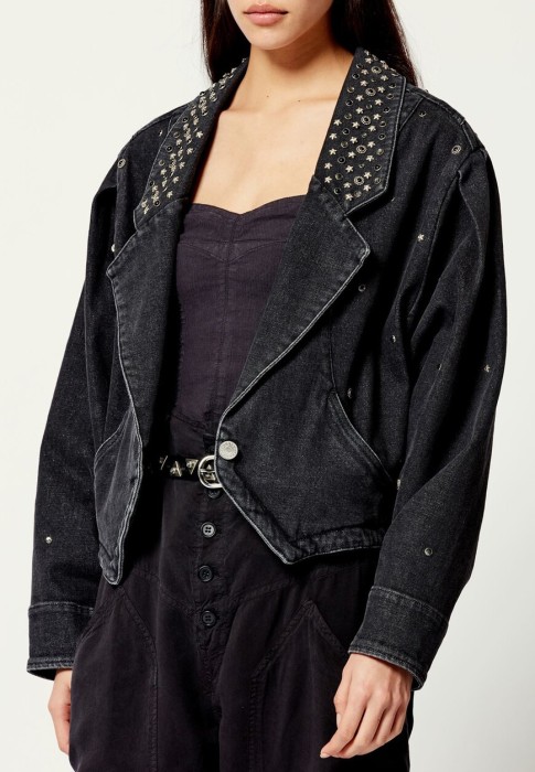 Товар черного цвета с внутренней стороны