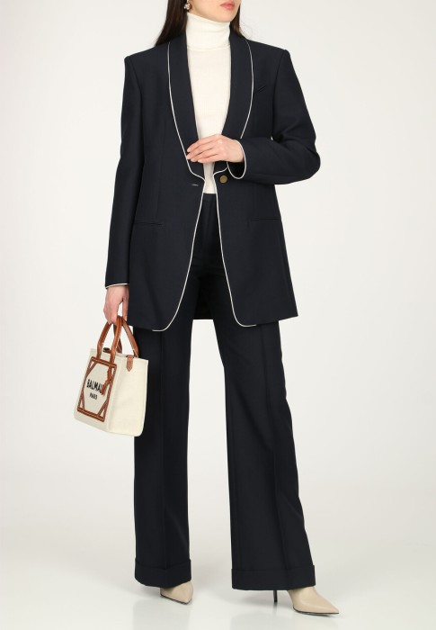 Товар синего цвета с внутренней стороны