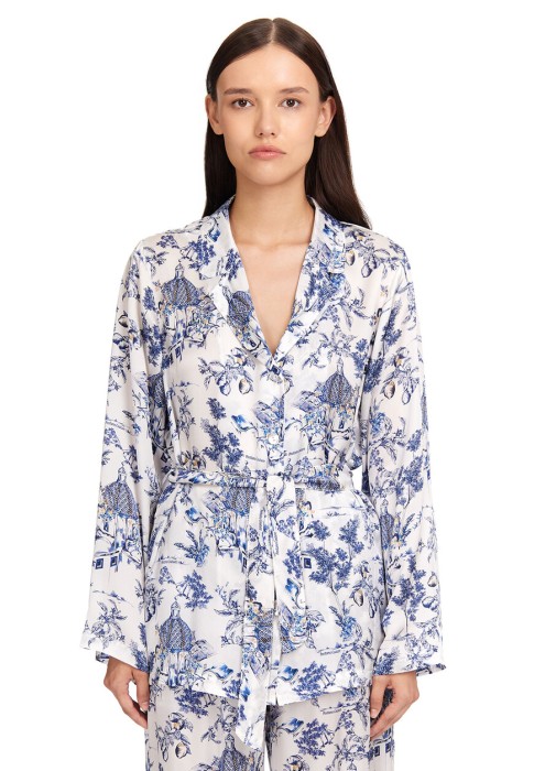 Товар синего цвета с внутренней стороны