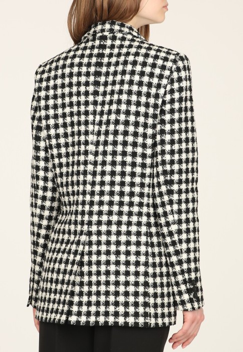 Товар черного цвета с внутренней стороны