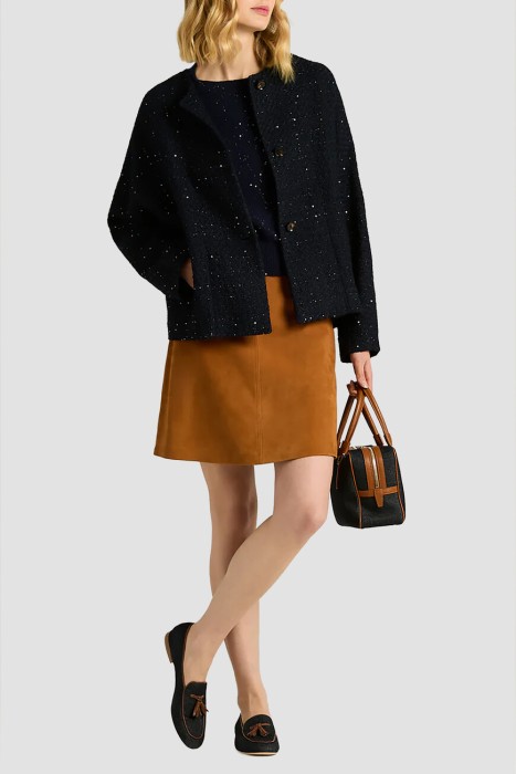 Товар синего цвета с внутренней стороны