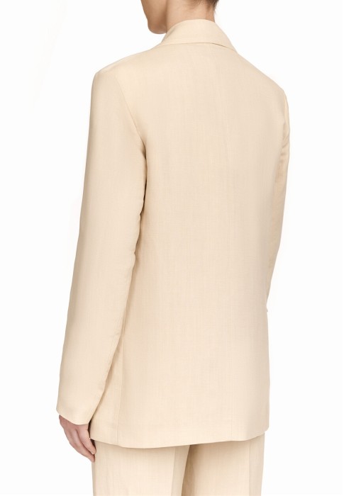 Товар бежевого цвета с внутренней стороны