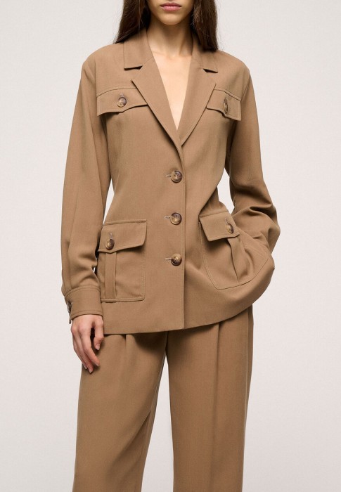 Товар коричневого цвета с внутренней стороны