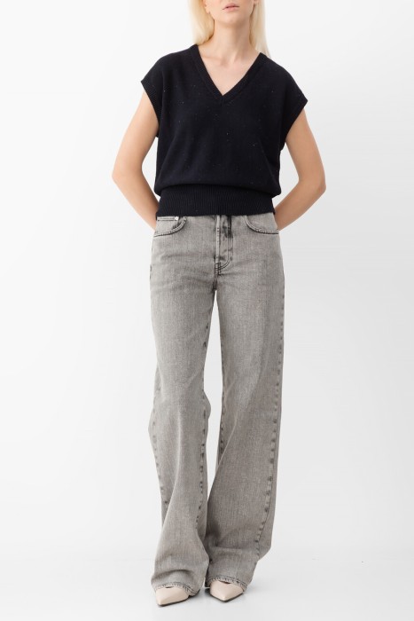 Товар синего цвета с внутренней стороны