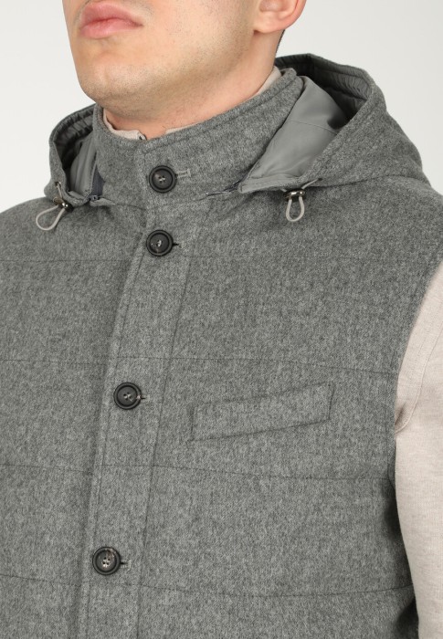 Товар серого цвета с внутренней стороны