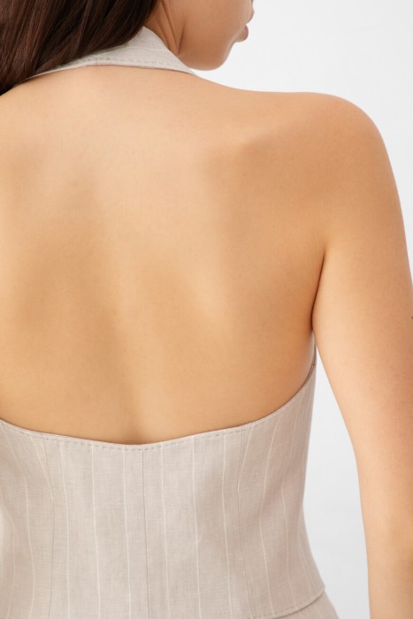 Товар бежевого цвета с внутренней стороны