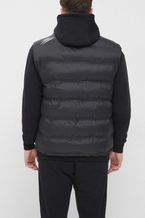 жилет  модель scratch по цене 17700 руб вид справа