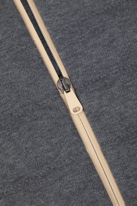 жилет  модель в спортивном стиле для взрослого возраста с изнаночной стороны