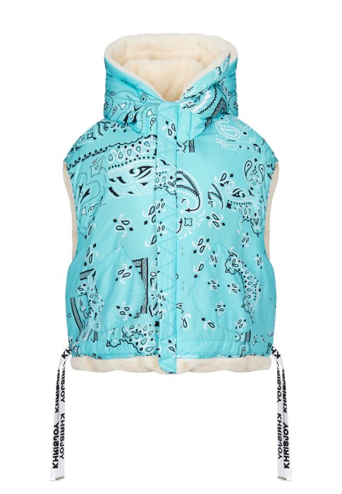 жилет с капюшоном  из италии вид сбоку