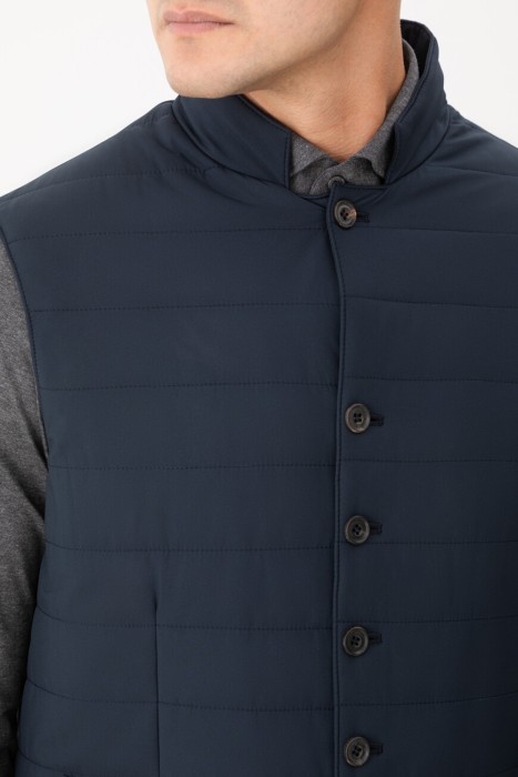 жилет  из италии вид сбоку