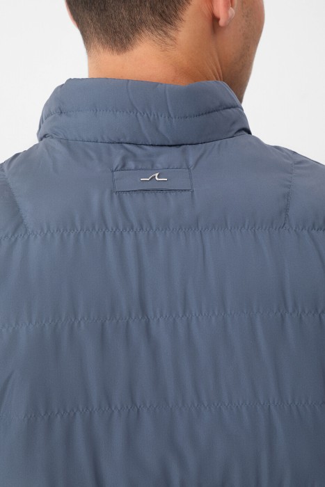 жилет  из хлопка спереди