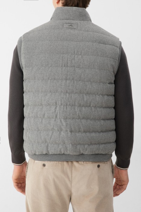 жилет  от бренда paul&shark вид слева