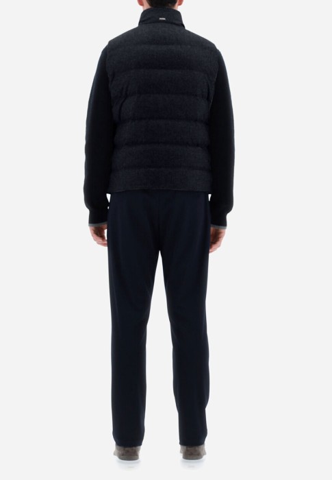 жилет  из проверенных материалов спереди