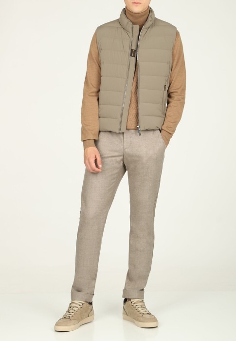 жилет  от бренда moorer вид слева