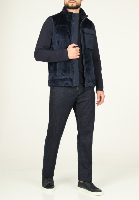 жилет  от бренда aeronautica militare вид слева