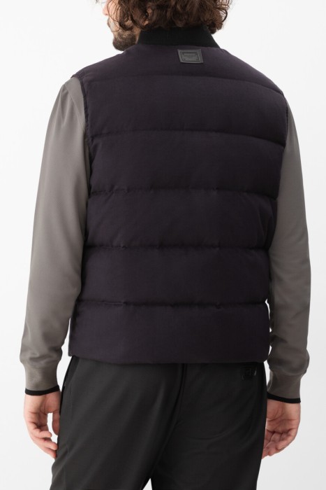 жилет  по цене 180950 руб вид справа