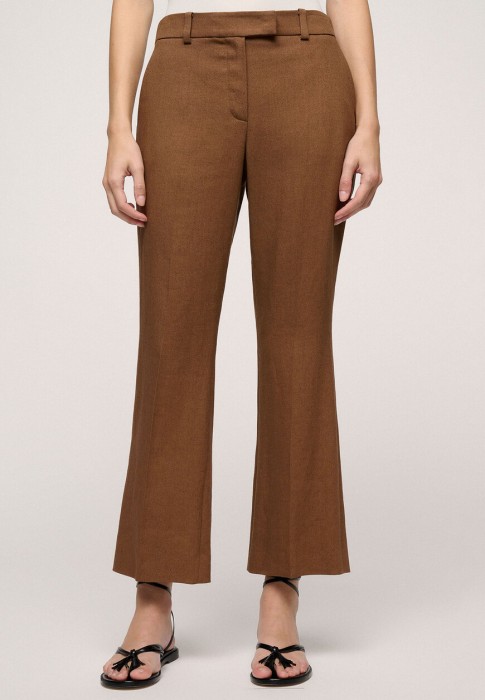 Товар коричневого цвета с внутренней стороны