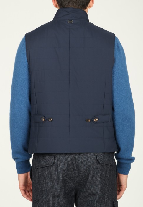 жилет  из италии вид сбоку
