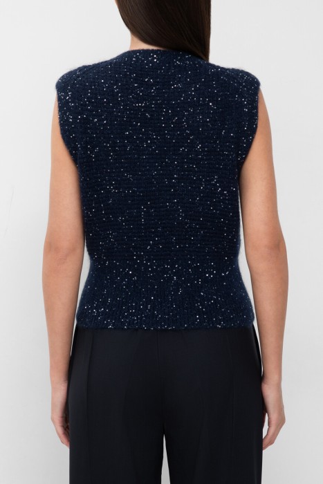 жилет  по цене 80000 руб вид справа