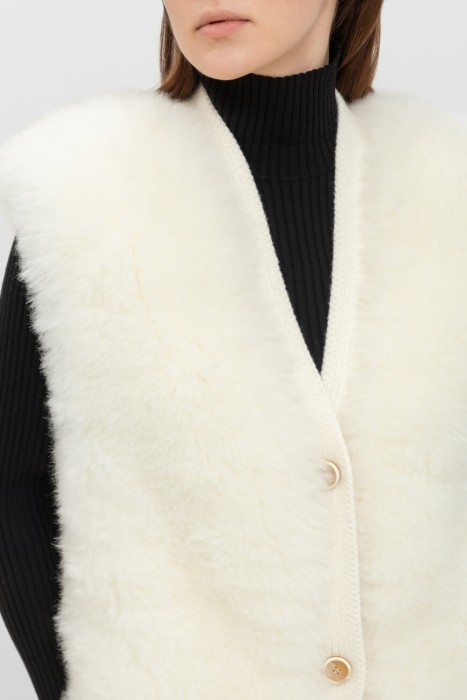 жилет  из италии вид сбоку