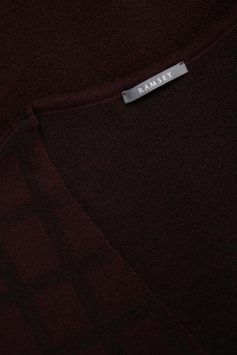 Товар бордового цвета с внутренней стороны