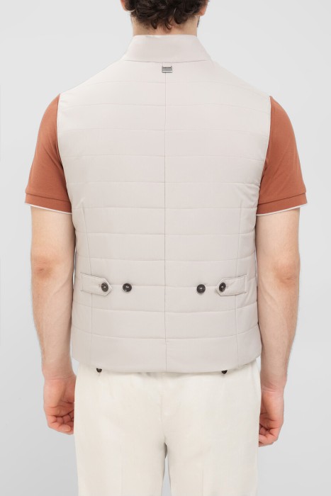 жилет  по цене 33275 руб вид справа