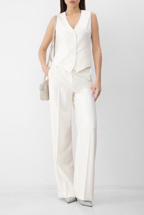 жилет  из вискозы спереди