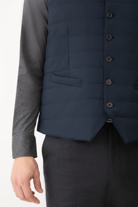 Товар синего цвета с внутренней стороны