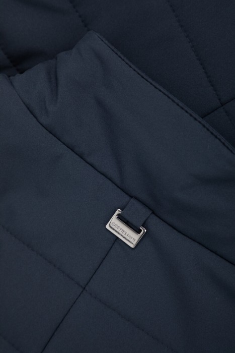 жилет  вид сзади