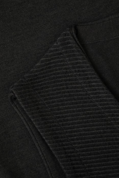 Товар черного цвета с внутренней стороны